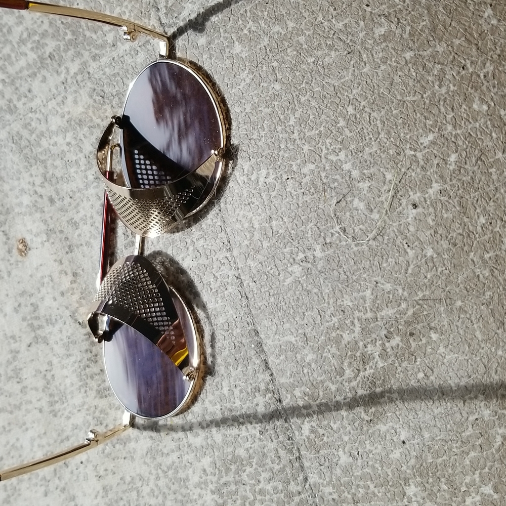Vanlinker • Sunglasses | OS - Picture 7 of 11